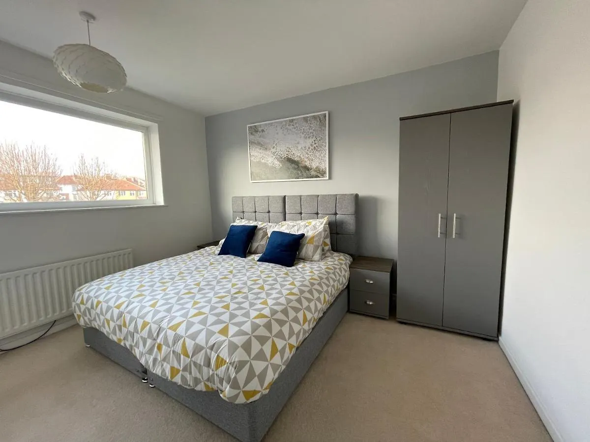 Stylish & Comfortable 3Br Spacious Home With Parking Sheffield